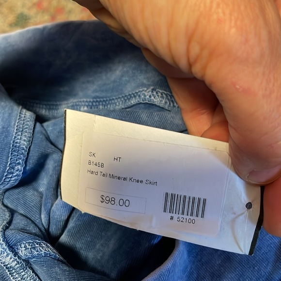 Hard tail skirt - Picture 5 of 7